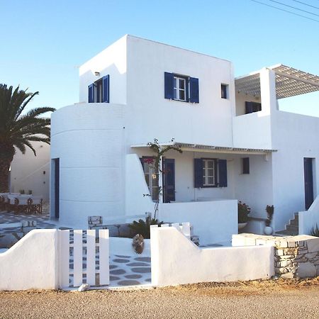 Nicos Studios & Apartments Logaras Eksteriør billede