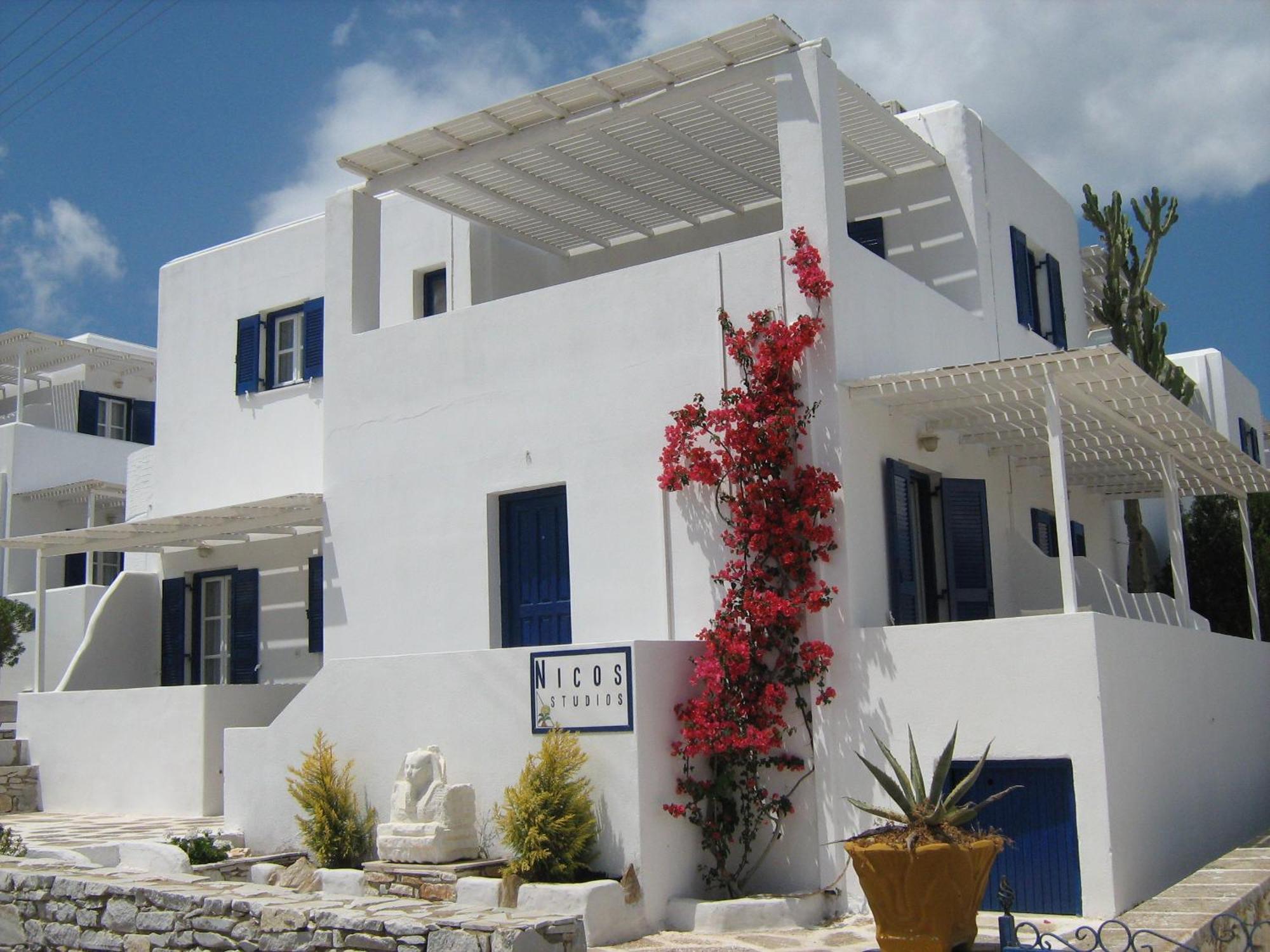 Nicos Studios & Apartments Logaras Eksteriør billede