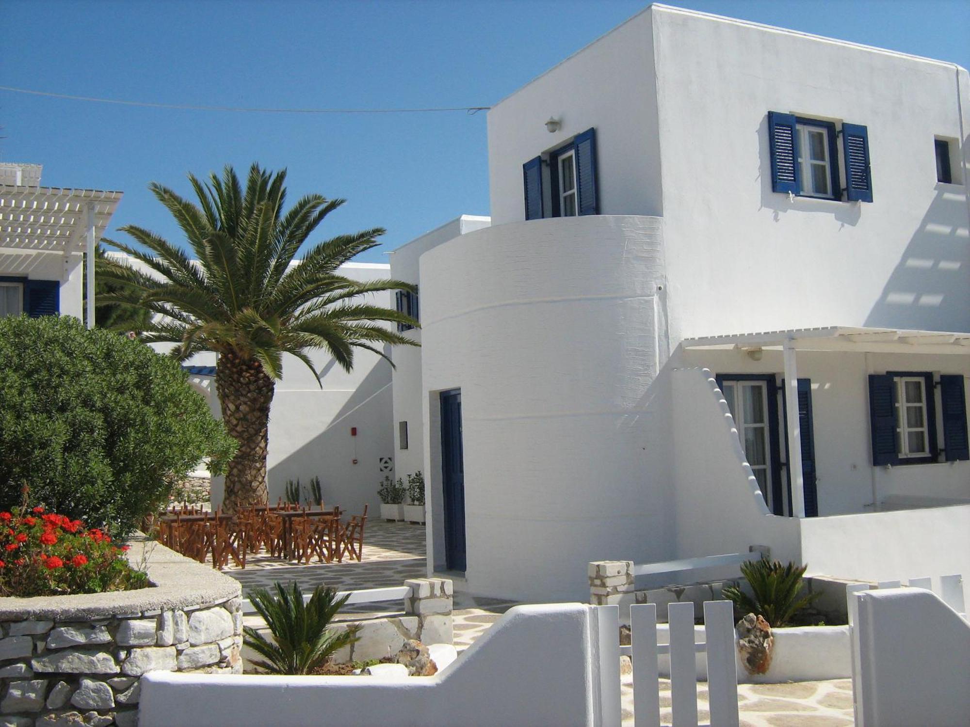 Nicos Studios & Apartments Logaras Eksteriør billede