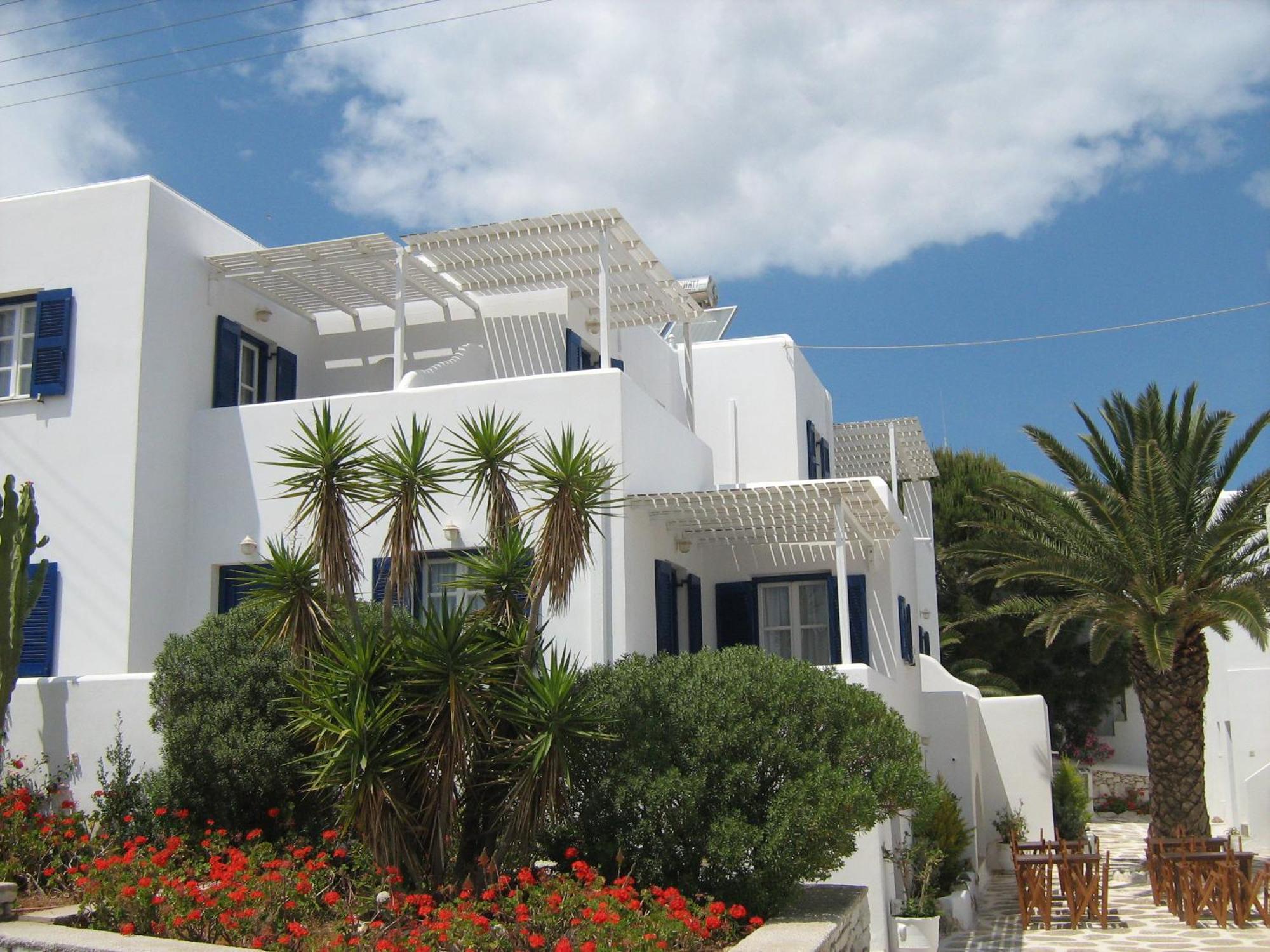 Nicos Studios & Apartments Logaras Eksteriør billede