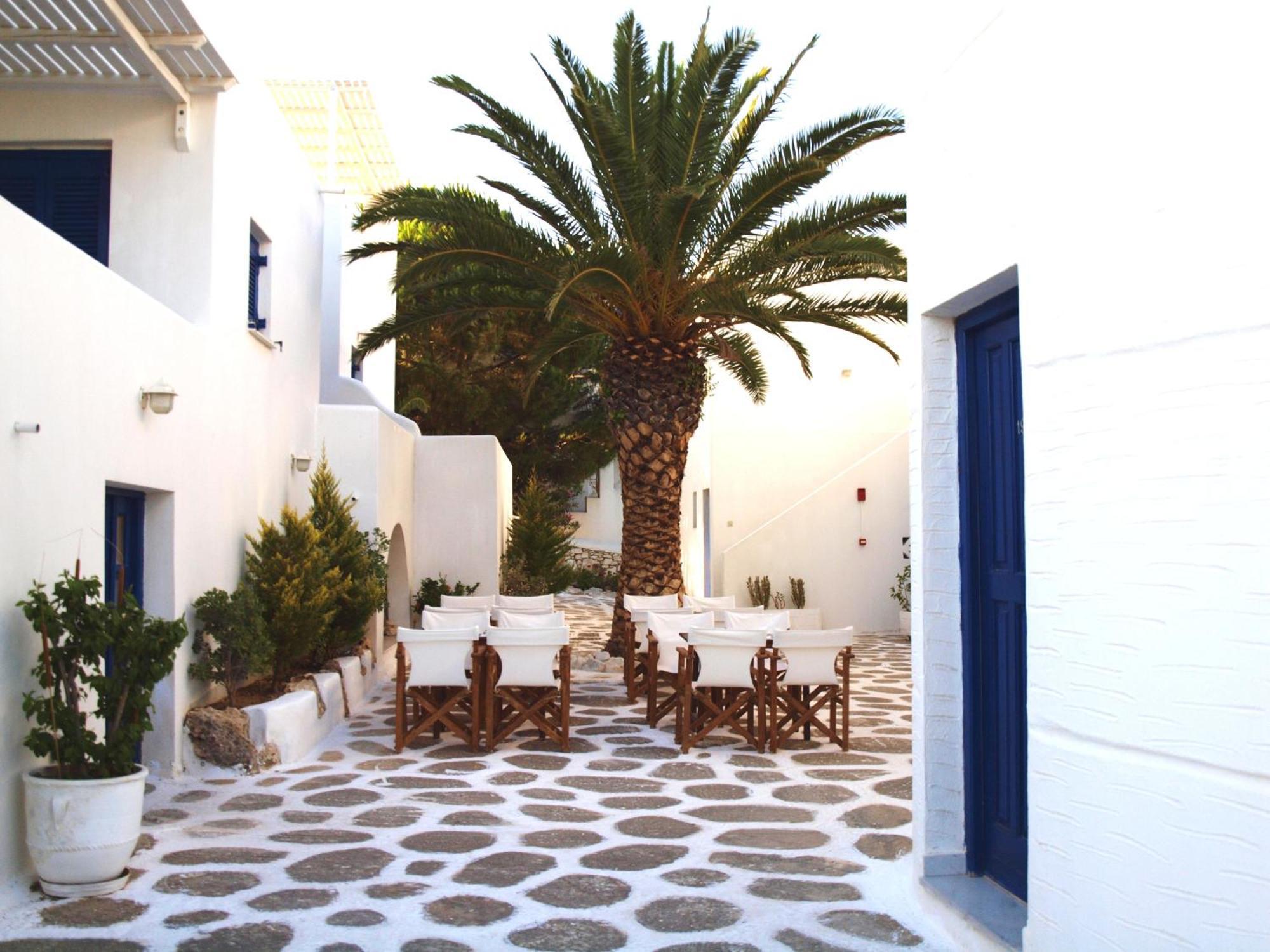 Nicos Studios & Apartments Logaras Eksteriør billede