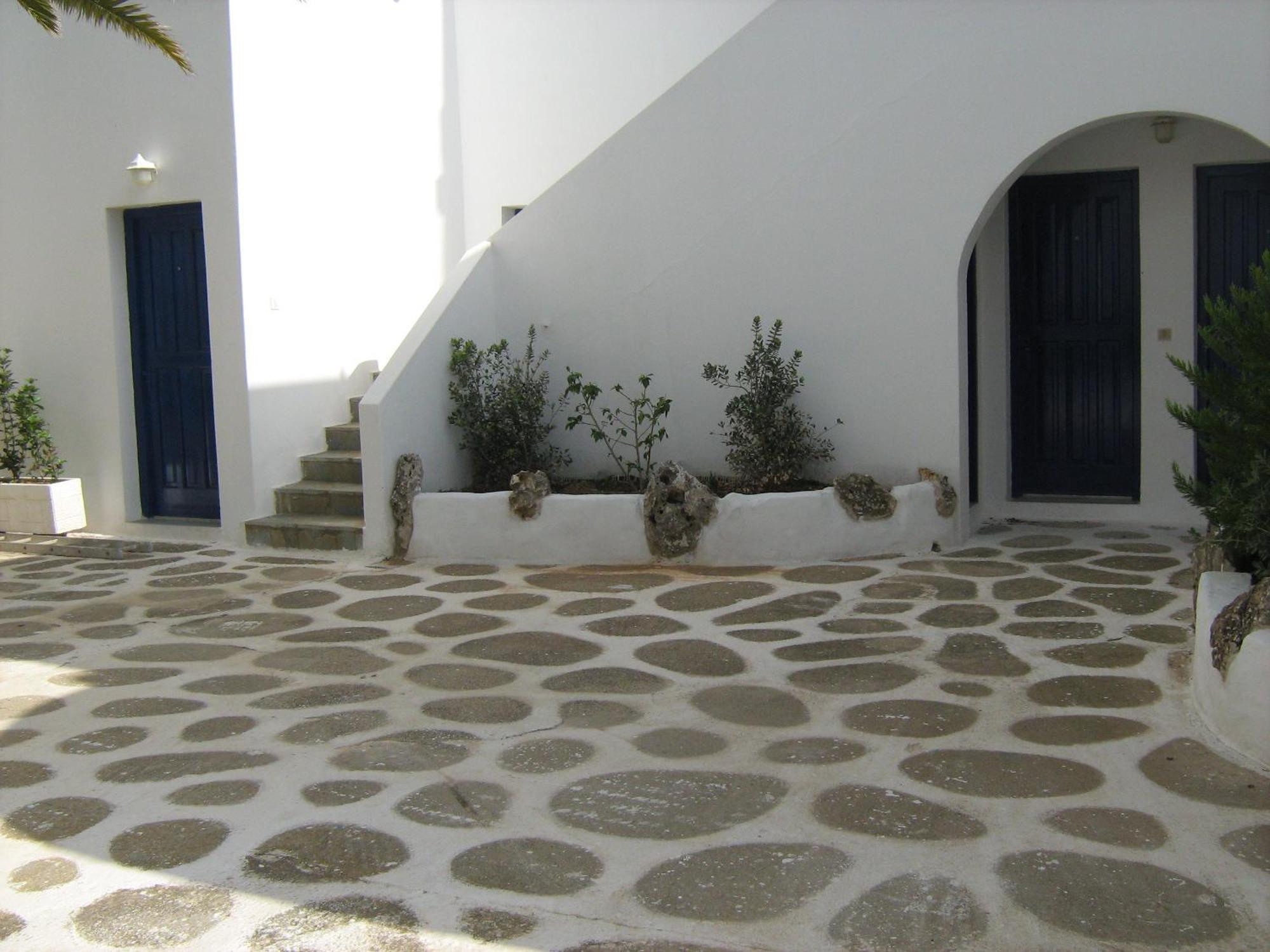Nicos Studios & Apartments Logaras Eksteriør billede