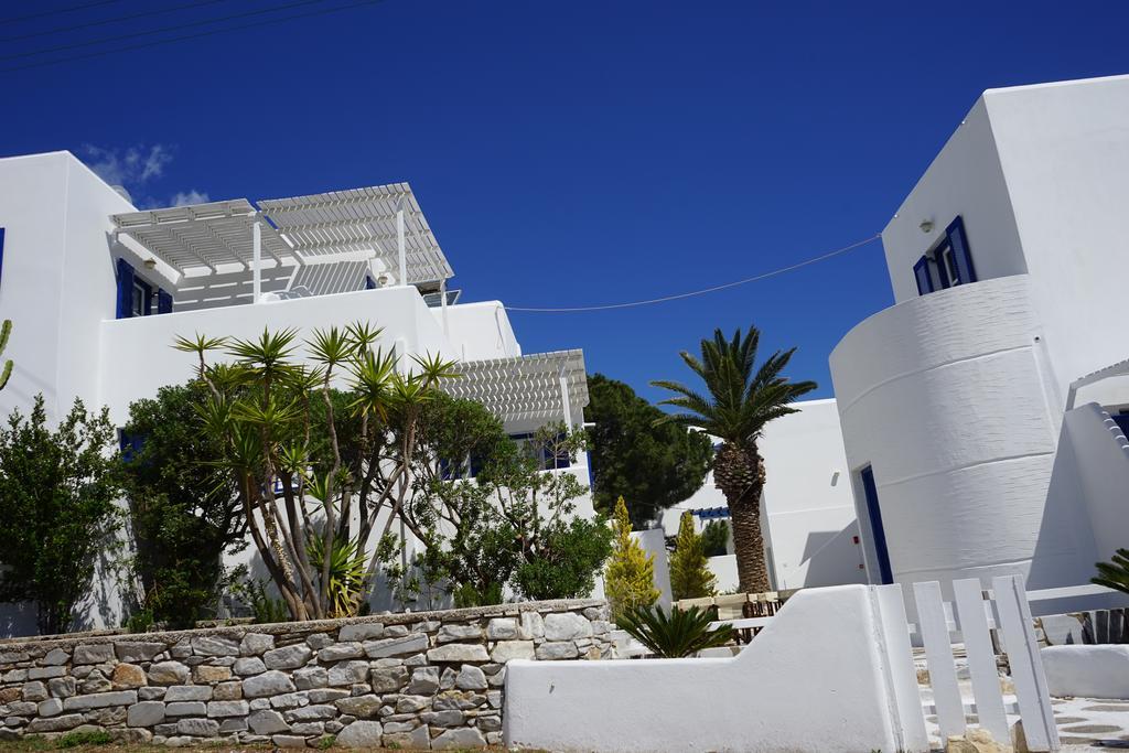 Nicos Studios & Apartments Logaras Eksteriør billede